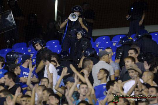 Динамо Загреб – Шериф, Bad Blue Boys изгонени от сектора заради песни против ръководството