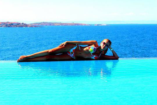 Плажна мода от „Мис България“