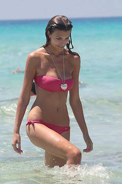 Талисманът на Ювентус на нудистки плаж