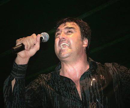 Фенки на Веско Маринов припаднаха на концерт