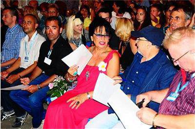 Йорданка Христова и Драгомир Симеонов обсъждат при кого да отиде наградата на „Бургас и морето“