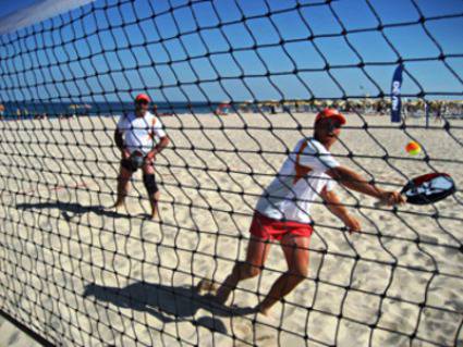 Мол „Сердика Център“ – арена за плажен тенис