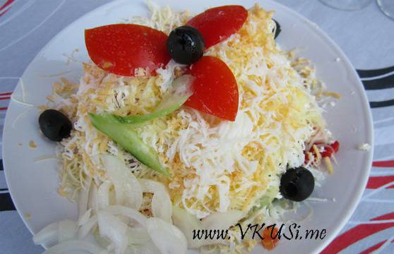 Класическа овчарска салата