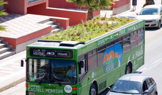 Автобус с градина на покрива