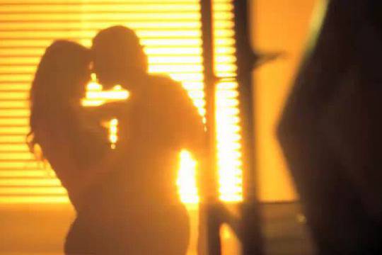 Новата песен на Джейсън Деруло е… пълна чалга