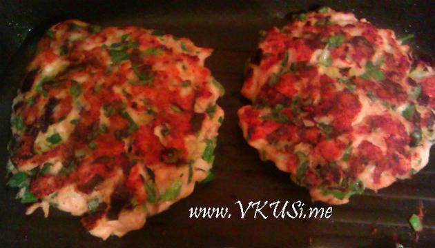 Кълцани пилешки кюфтета на скара