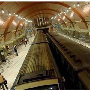 Възрастна жена се хвърли под метрото в София, краката й - отрязани 1 2554