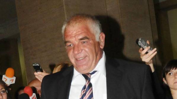 Лекари от ВМА се борят за живота на Ваньо Танов