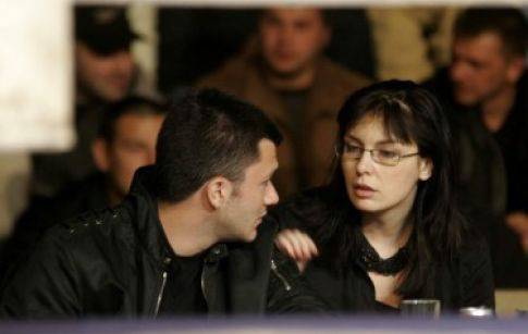 Жени Калканджиева се развежда