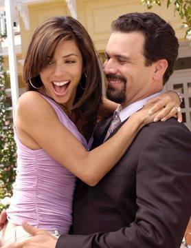 Ева Лонгория и „съпругът й“ Карлос в нов сериал