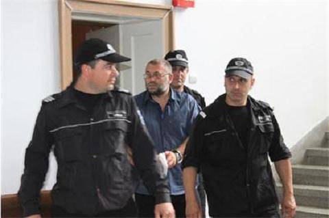 Пуснаха под домашен арест поп подпалвач