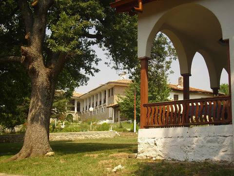 Онзи, който обича морето… и не само: Най-старият действащ манастир в Европа – Чирпански манастир „Св. Атанасий“