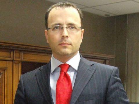 Вдигнаха мерника на Стоян Мавродиев