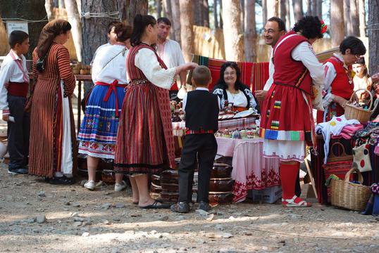 10 от най-популярните фестивали и събори на народното творчество в България