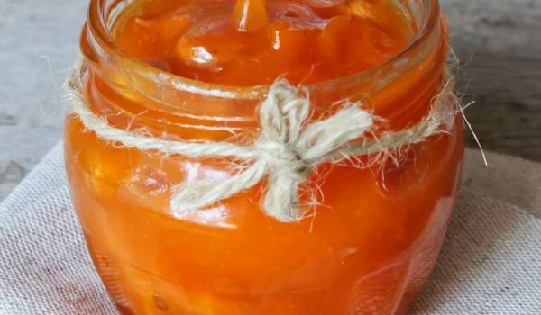 Сладко с кайсии и орехи