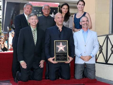 Вин Дизел вече официално свети