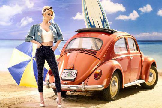 Вижте ги: Всички визии от новия клип на Цветелина Янева видяна 7301 коментари 21