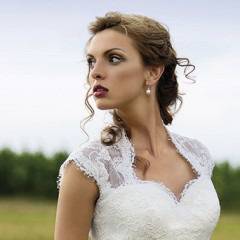 Гаджето на Ники Николов облече булчинска рокля