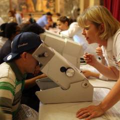 Безплатни очни прегледи за ученици