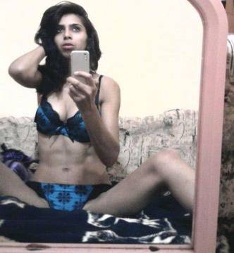 Миската Пенка се съблече