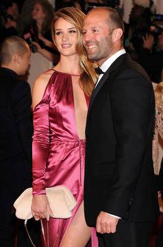 Роузи Хънтингтън-Уайтли не се е разделила с Джейсън Стейтъм