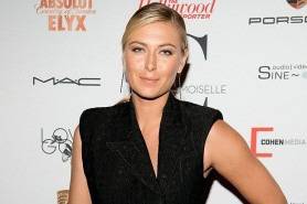 Шарапова с годежен пръстен?