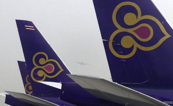 Самолет счупи колесник при кацане в Тайланд