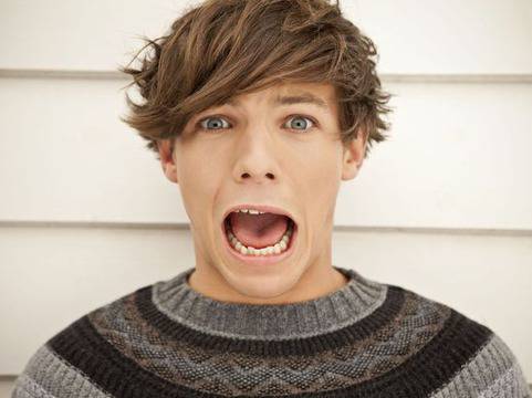 Луи Томлинсън от One Direction повърна на футболния терен на бенефиса на Стилиян Петров