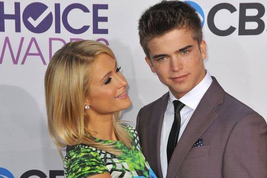 Парис Хилтън идва с младото си гадже