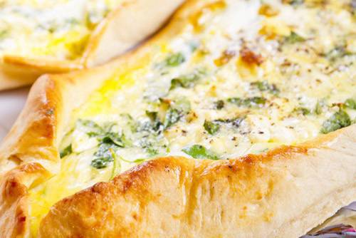 Пиде със сирене и яйца