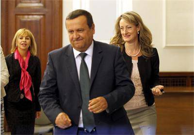 Замразяват възрастта и стажа за пенсиониране през 2014 година