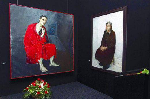 Светлин Русев с провокативни творби на голи тела