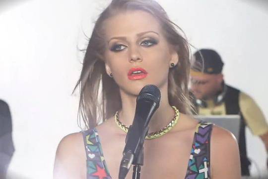 „Дийп зоун“ и клубната им версия на „Бягство“