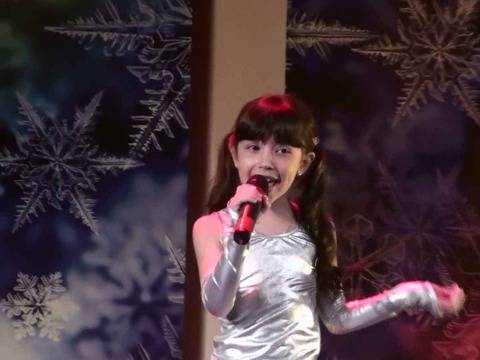 8-годишната Тереза Тодорова пее с „Ку-ку-бенд“ на Слави