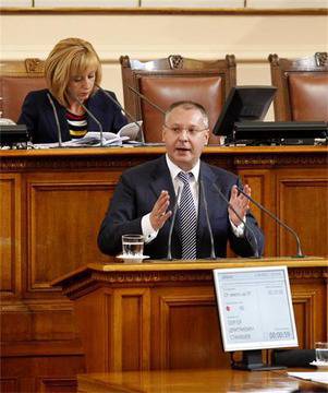 Станишев: Борисов се държи като обидено дете в детска градина