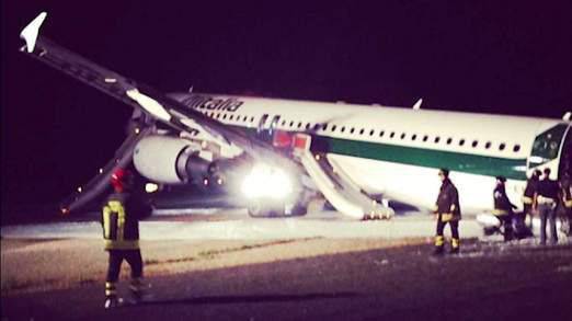 Самолет излезе от пистата на летището в Рим