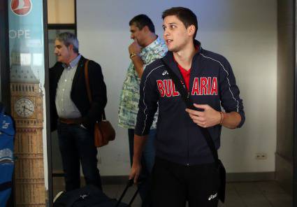 Ники Пенчев и Добри Димитров от летището на лагер