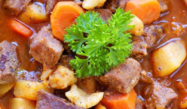 Гулаш в гърне