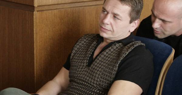 Демби пропя и за „Килърите 2″