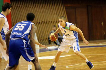 Ямбол с две попълнения