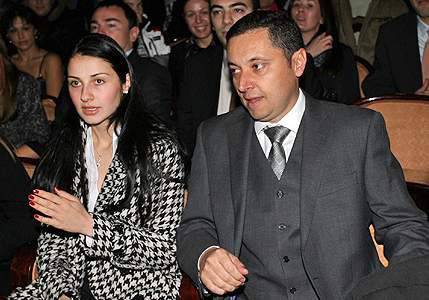 Яне Янев се развежда