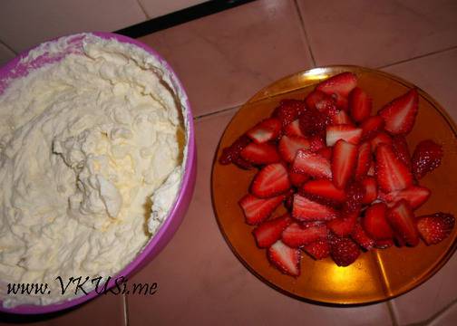 Тирамису с ягоди