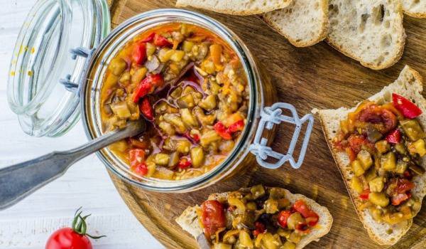 Гръцка туршия с патладжани