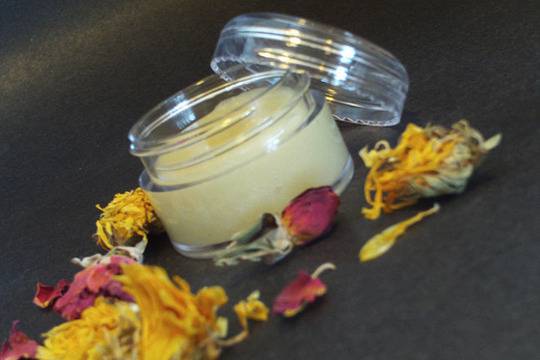 Рецепта за домашен балсам против кожни проблеми