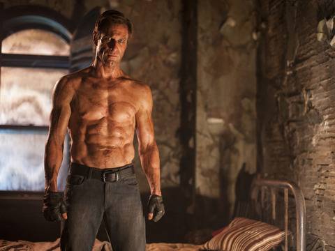 Аарън Екхарт се изправя срещу легион от демони в I, Frankenstein (Трейлър)