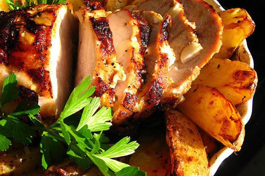 Свинско печено с чесън