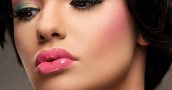 „Дневникът на една курва“ изтипоса тайните на родния елит