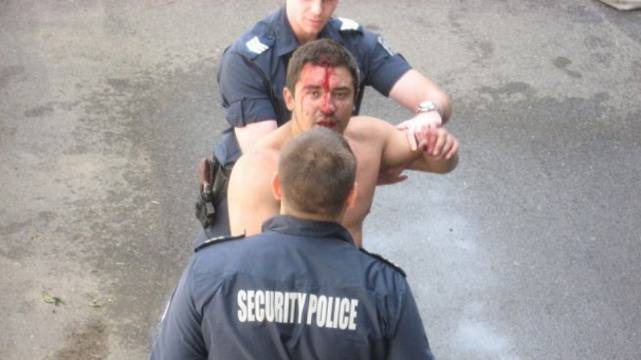 Обеси се шефът на “Планета”