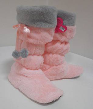 Пухкави пантофи в ябълков цвят