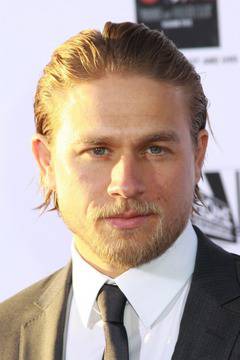 Чарли Хънам отпадна от снимките на „50 нюанса сиво“